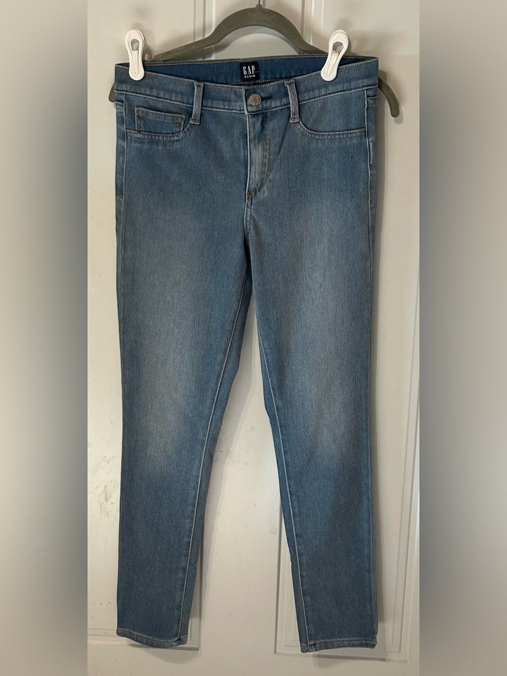 Woman’s Gap skinny Jeans Size 29 (6)